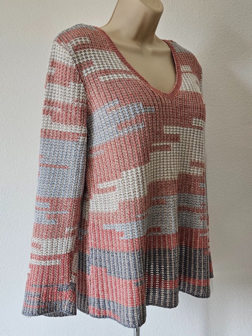 Nic+Zoe Textured Colorblock Loose Knit V-Neck Sweater - Picture 5 of 10